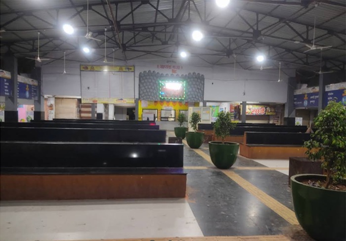 chopda bus stand passenger waiting area